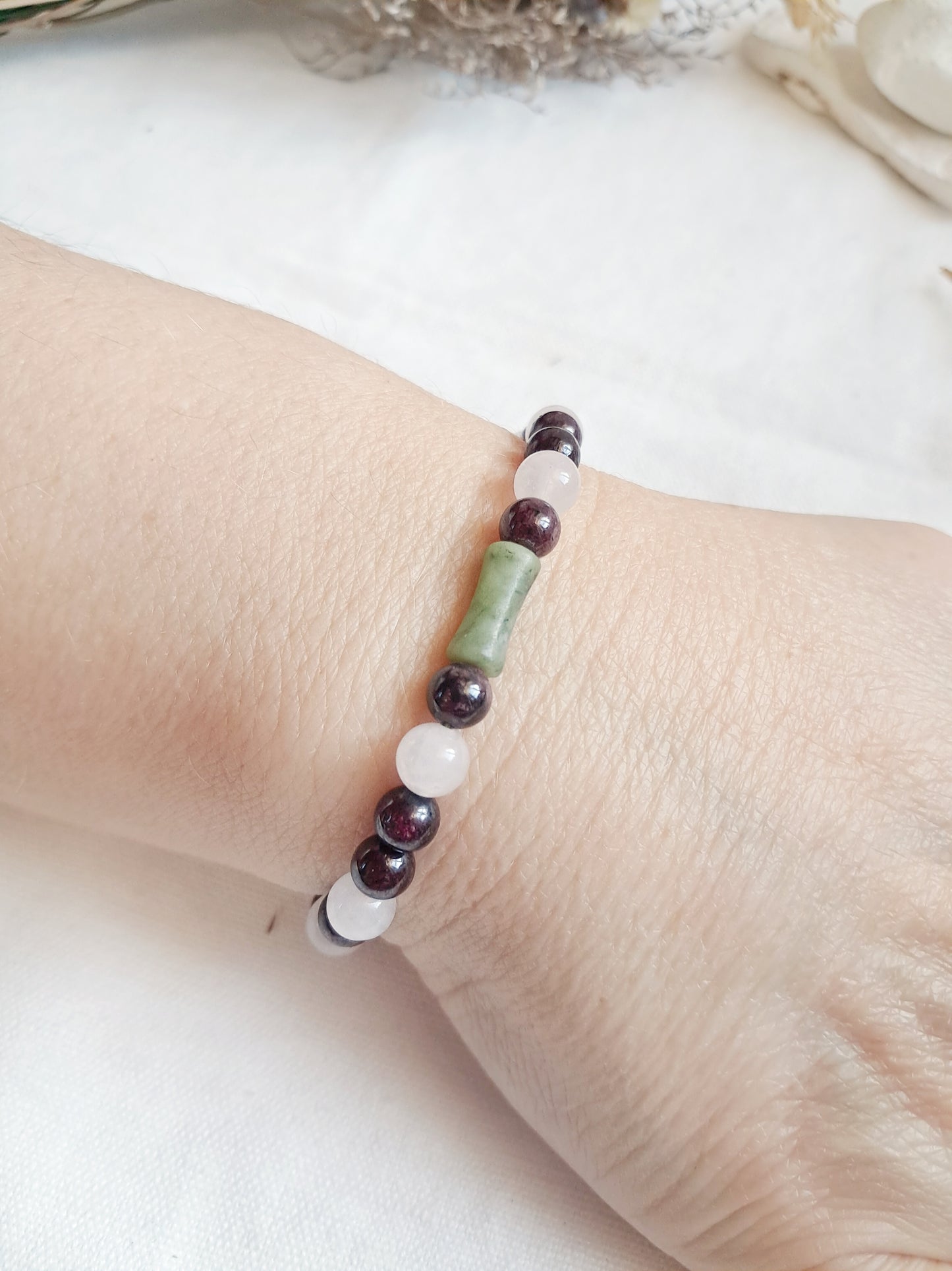 Bracelet Nezuko Kamado avec sa perle centrale bambou en jade