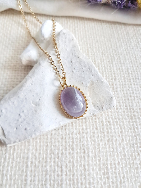 Collier pendentif couronne en améthyste