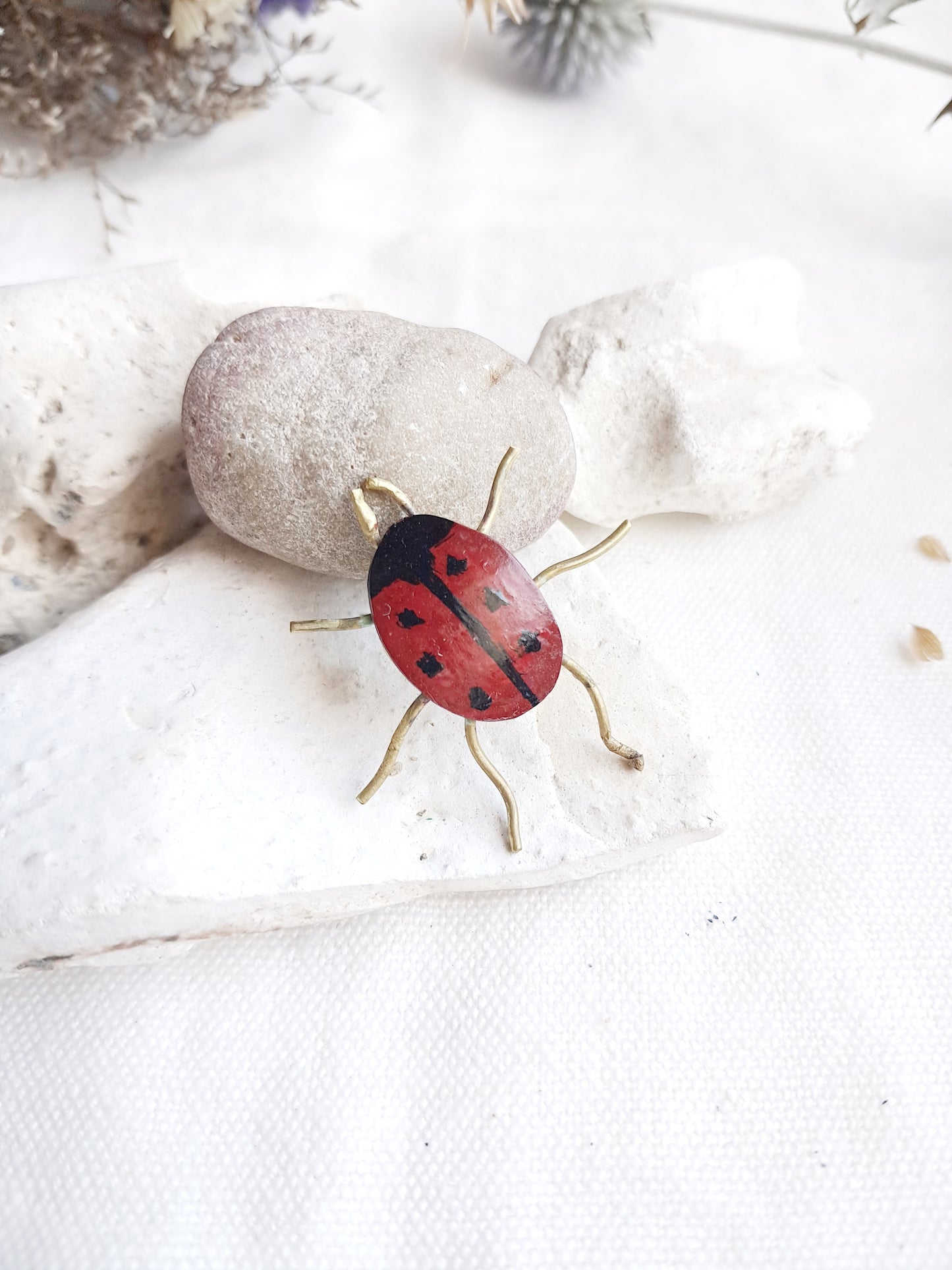 Pin's coccinelle en laiton
