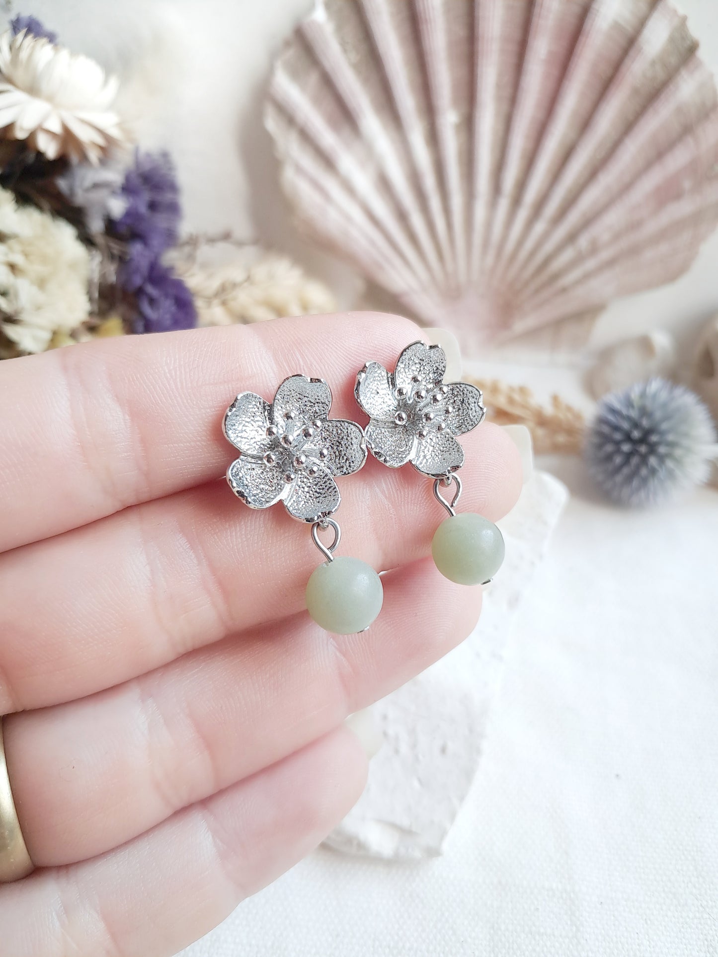 Boucles d'oreilles fleurs de cerisier et jade vert
