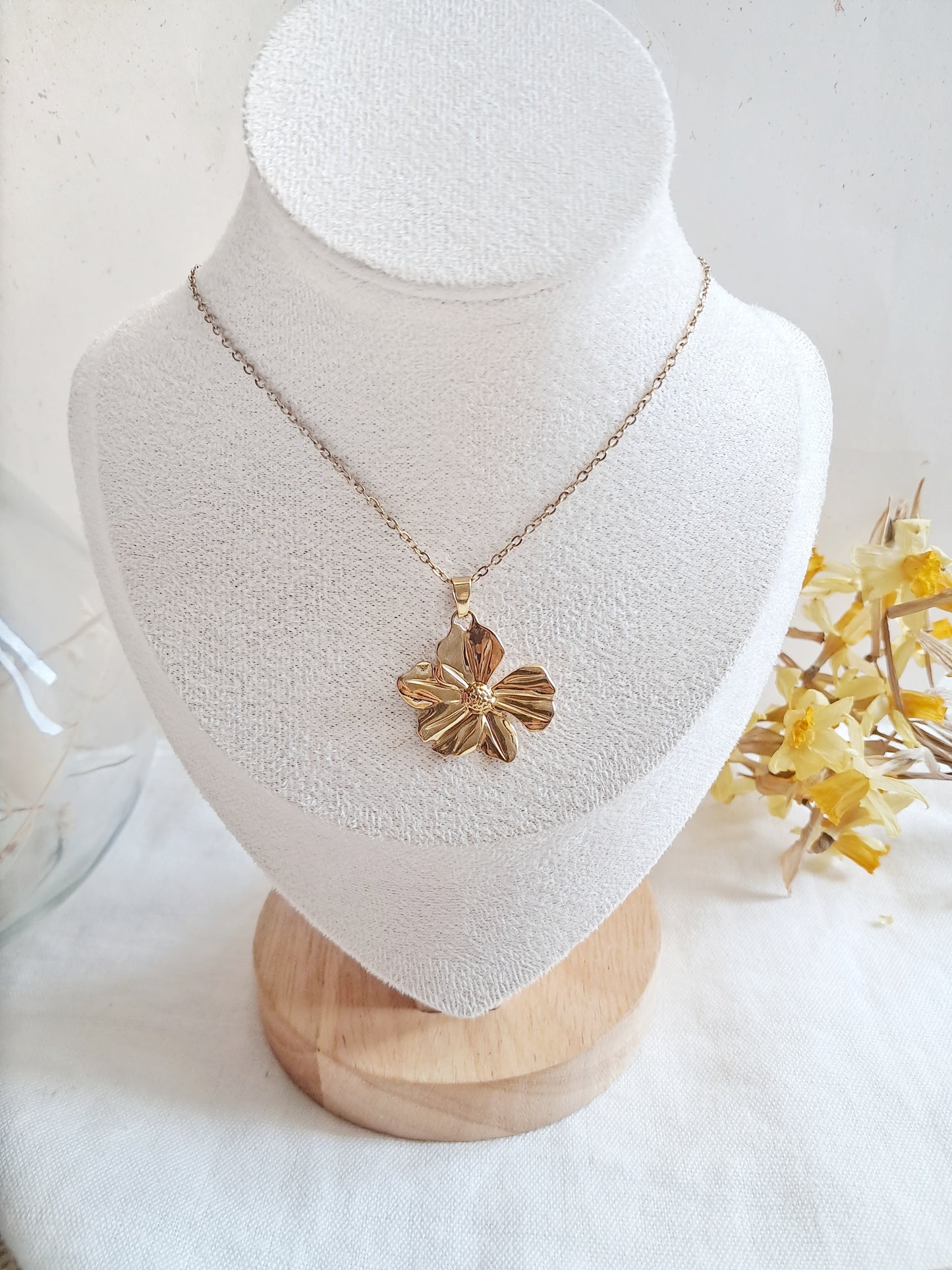 Collier fleur tendance en acier inoxydable doré
