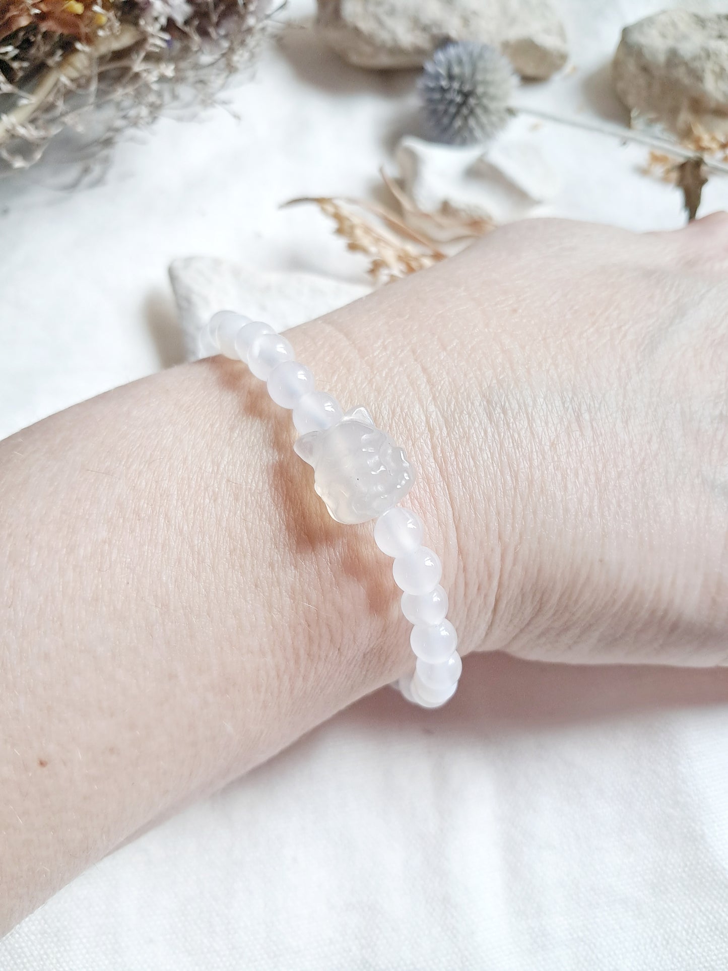 Bracelet renard à neuf queues en agate blanche