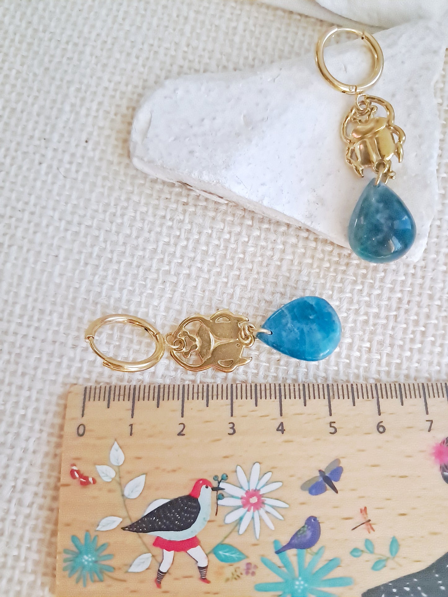 Boucles d'oreilles créoles scarabées en apatite