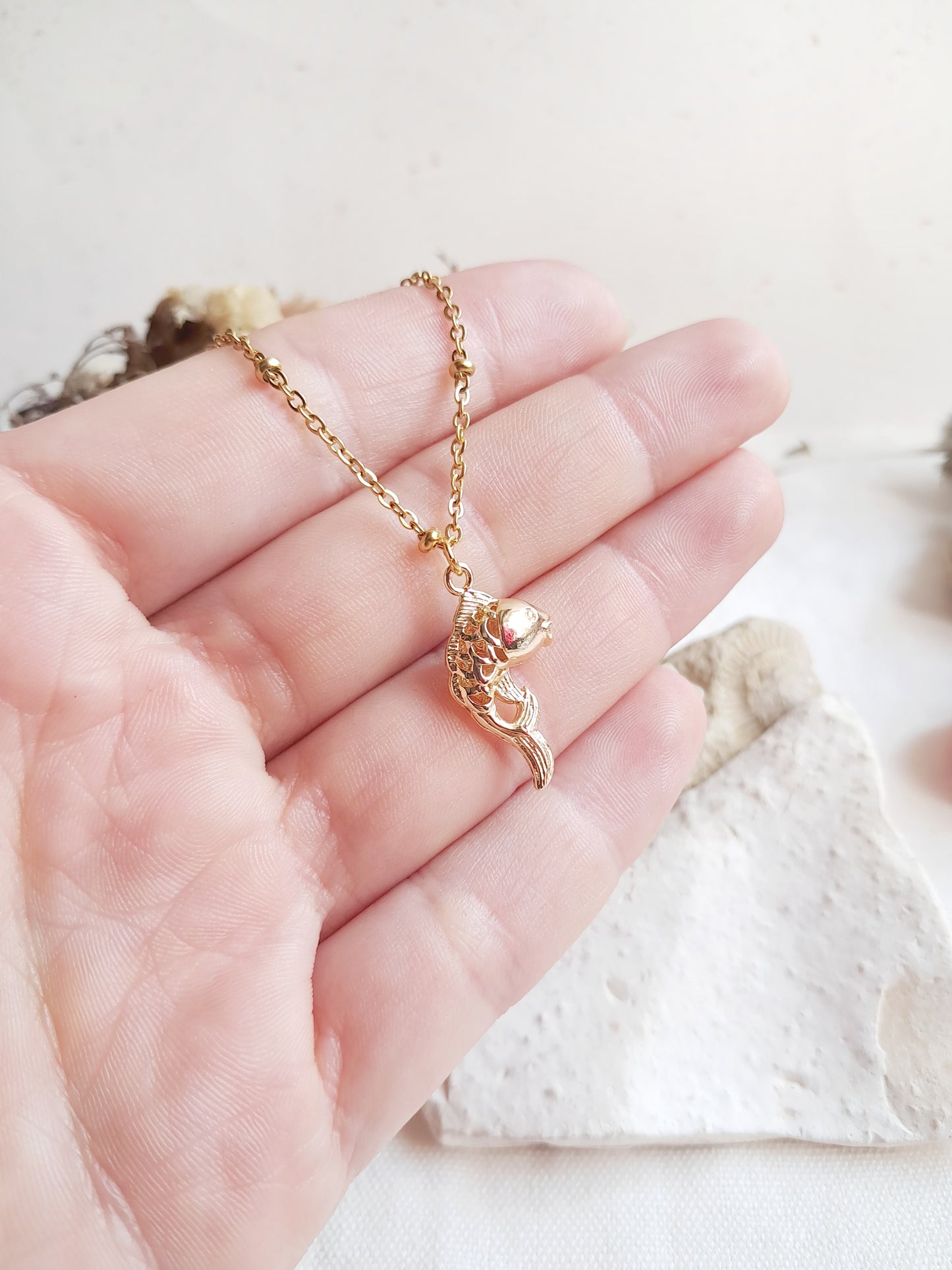 Collier carpe koï en acier inoxydable doré