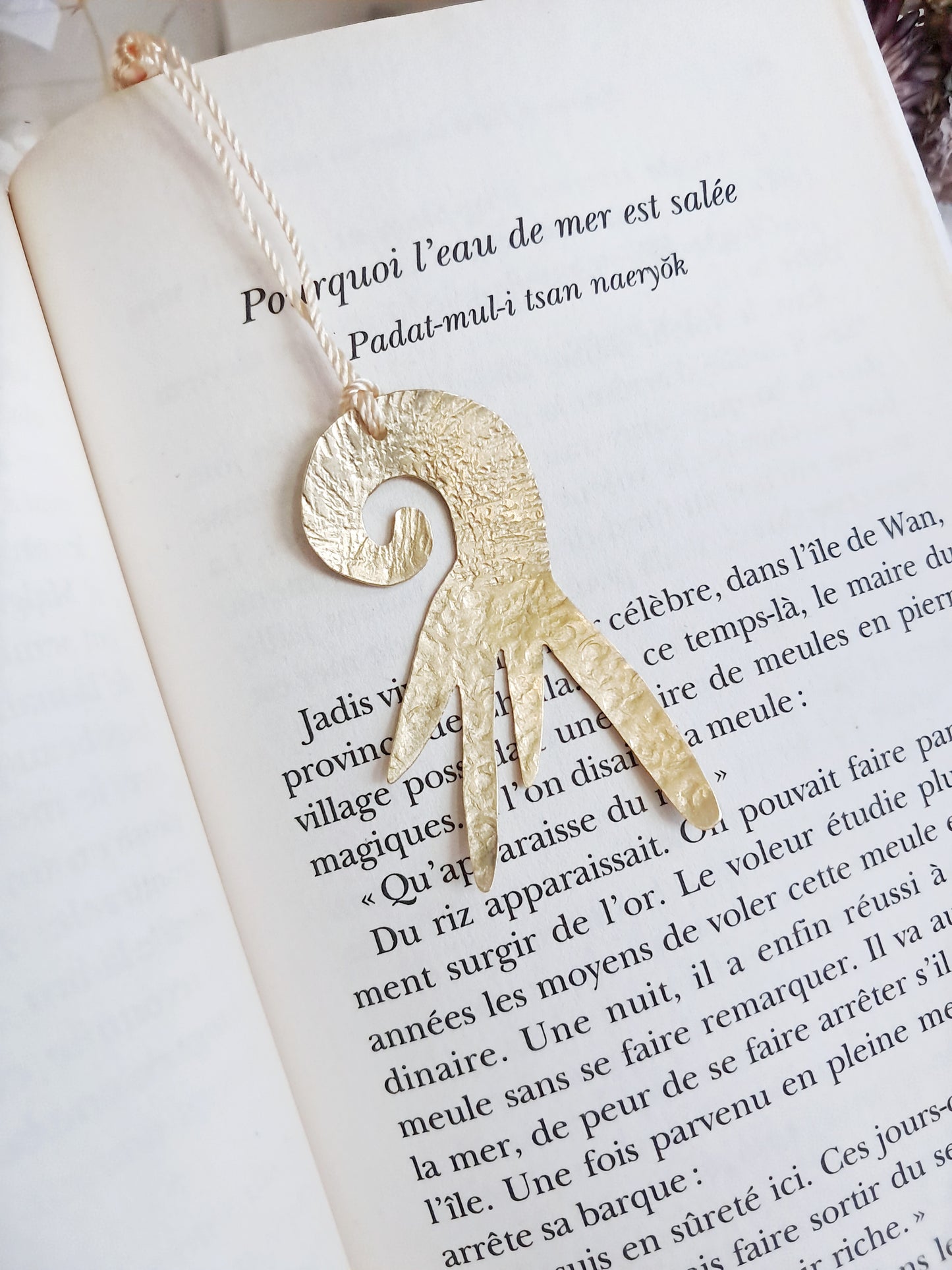 Marque-pages nautilus inspiré de Matisse en laiton