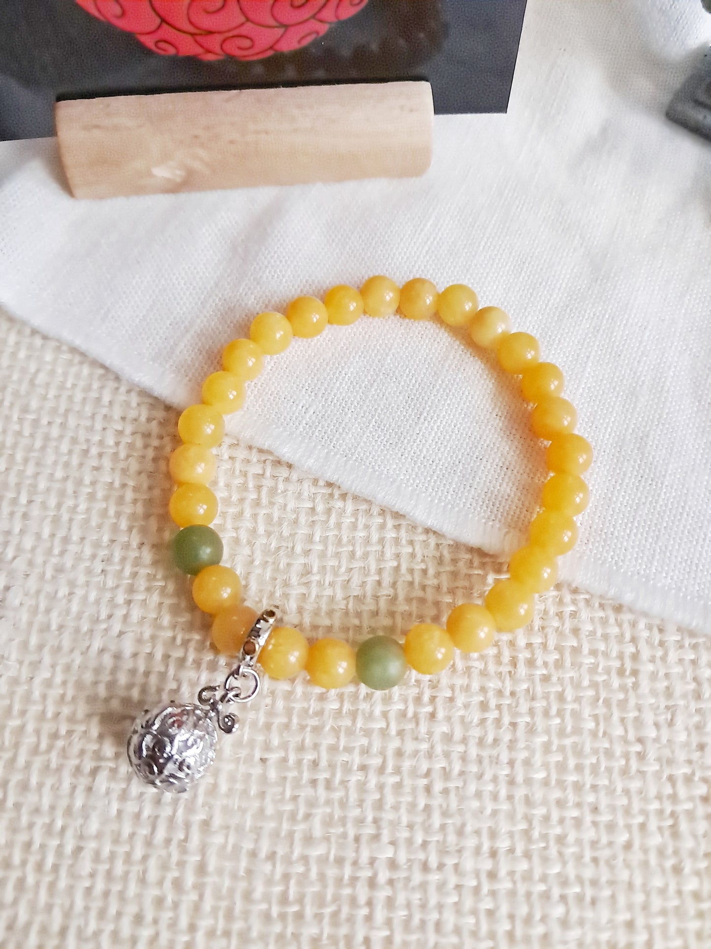 Gryffindor bracelet with its charm