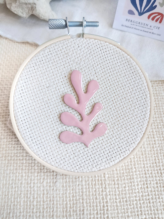 Pin's algue rose inspiré de Matisse