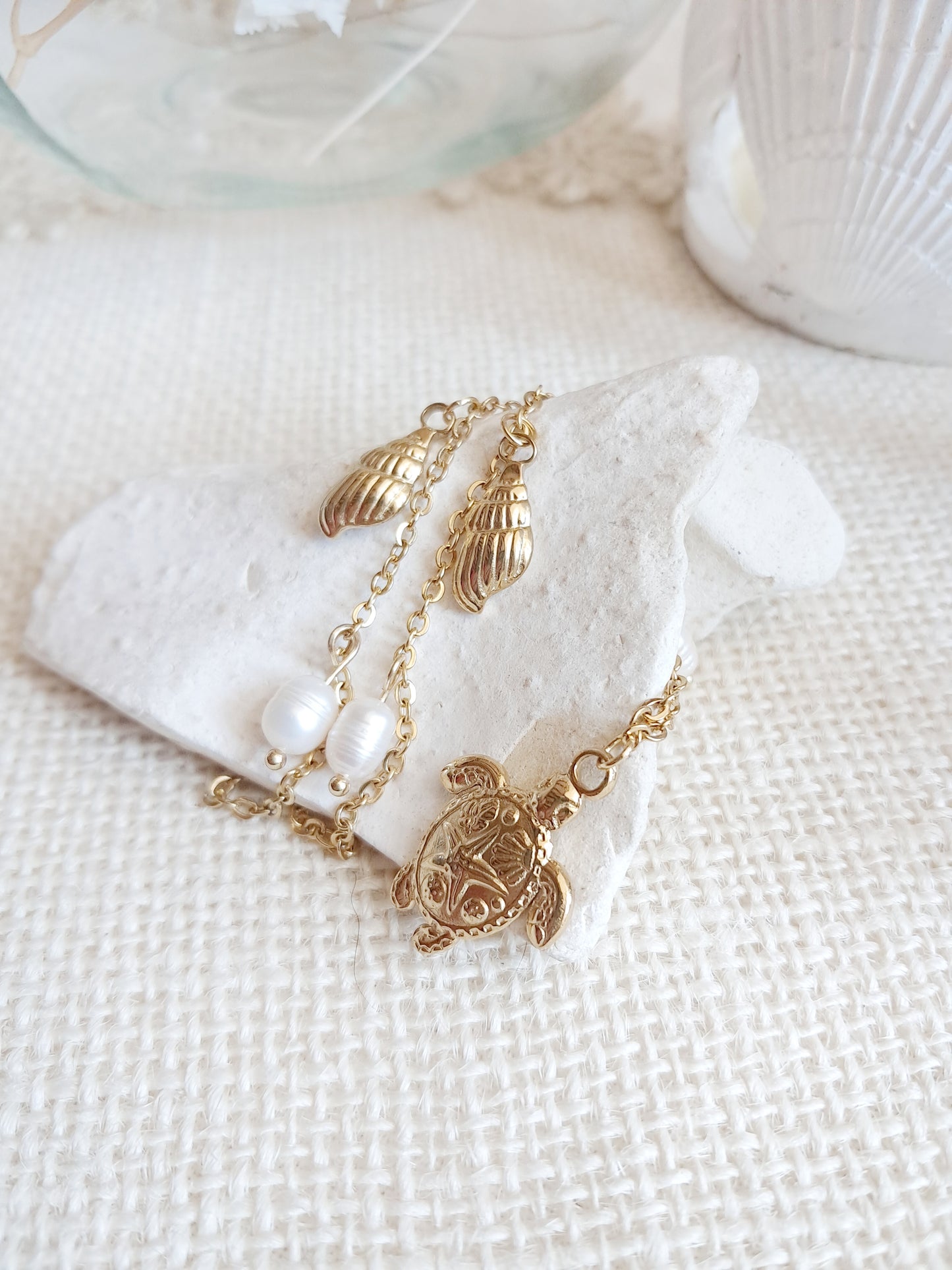 Collier tortue, coquillages et perles d'eau douce