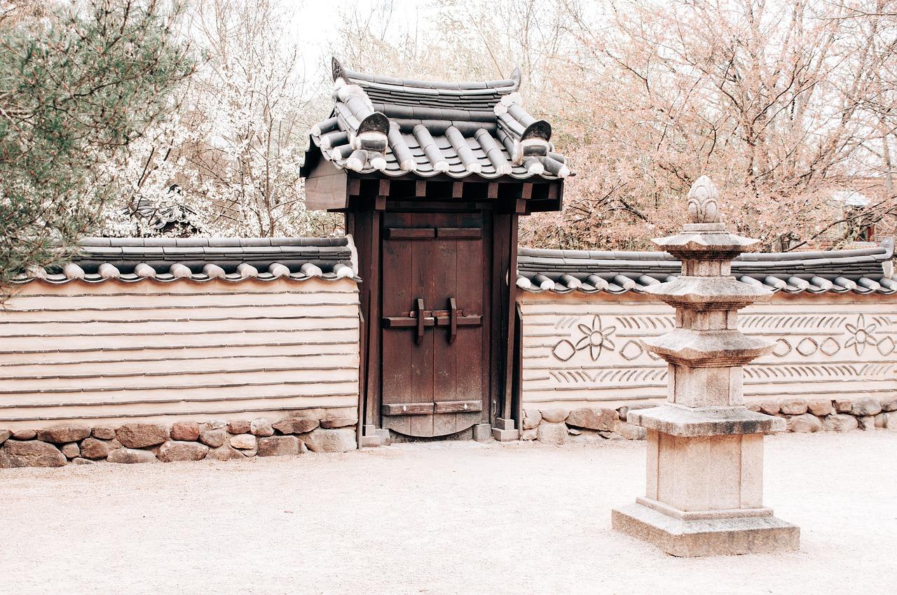 Gryffindor bracelet with its charm