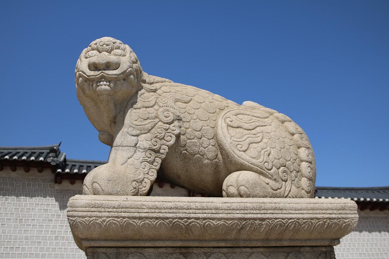 Bracelet Haechi (해치) en fossile de corail (agate chrysanthème) et obsidienne
